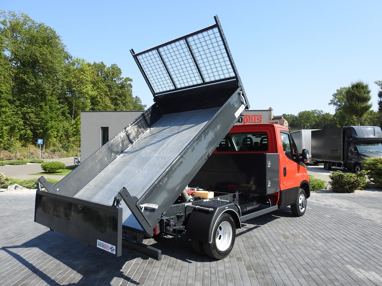 IVECO DAILY 35C13 TIPPER CRUISE CONTROL AIR CONDITIONING TWIN WHEELS 130HP - כלי רכב מסחרי מזהיר: תמונה 3 IVECO DAILY 35C13 TIPPER CRUISE CONTROL AIR CONDITIONING TWIN WHEELS 130HP - כלי רכב מסחרי מזהיר: תמונה 3