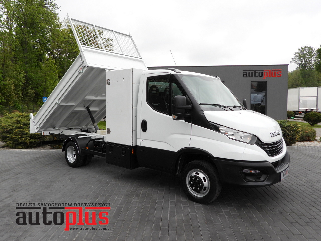 IVECO DAILY 35C14 TIPPER CRUISE CONTROL TWIN WHEELS 140HP - כלי רכב מסחרי מזהיר: תמונה 1 IVECO DAILY 35C14 TIPPER CRUISE CONTROL TWIN WHEELS 140HP - כלי רכב מסחרי מזהיר: תמונה 1
