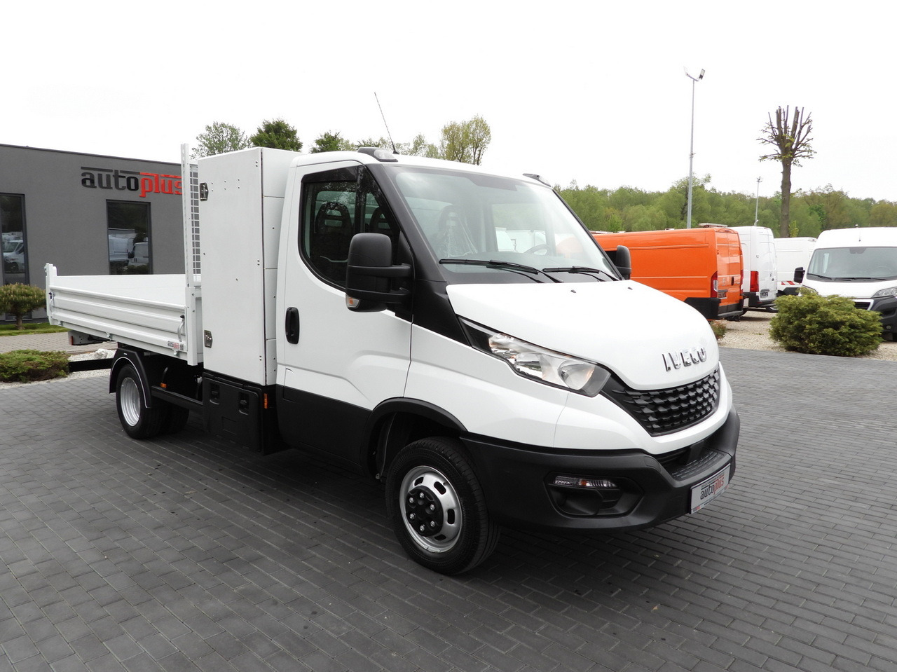 IVECO DAILY 35C14 TIPPER CRUISE CONTROL TWIN WHEELS 140HP - כלי רכב מסחרי מזהיר: תמונה 4 IVECO DAILY 35C14 TIPPER CRUISE CONTROL TWIN WHEELS 140HP - כלי רכב מסחרי מזהיר: תמונה 4