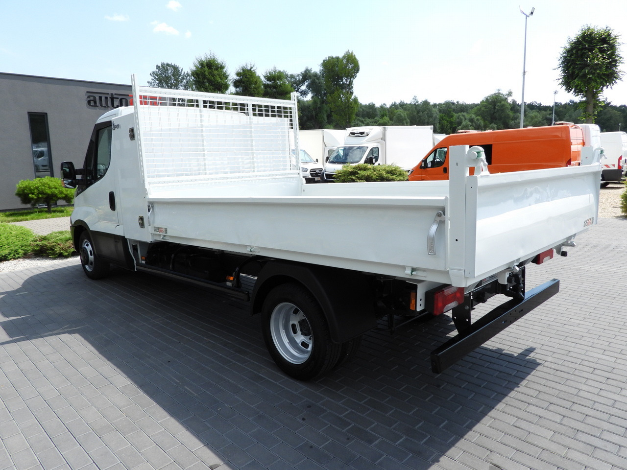 כלי רכב מסחרי מזהיר IVECO DAILY 35C15 TIPPER CRUISE CONTROL TWIN WHEELS AIR CONDITIONING  150HP: תמונה 9