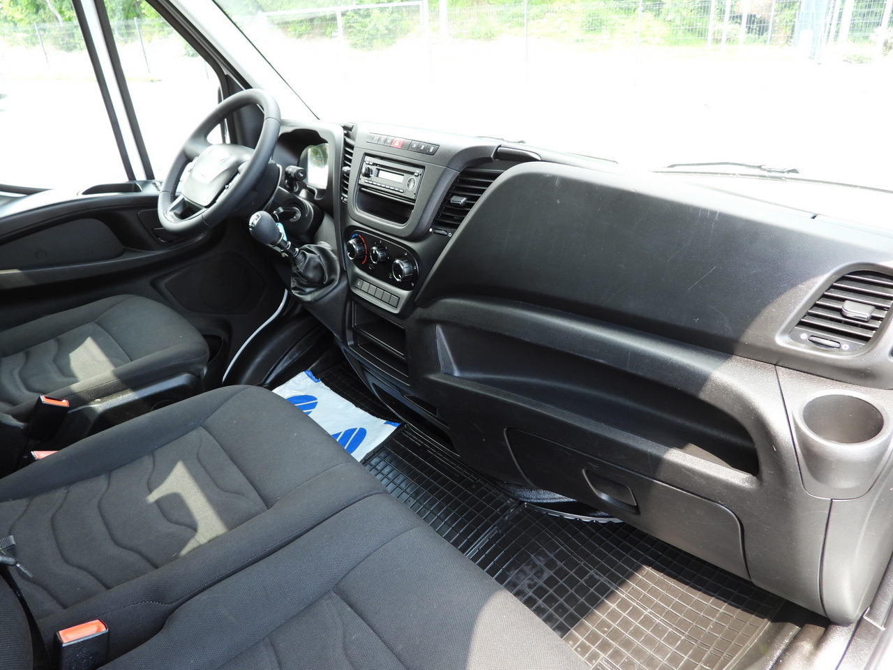 כלי רכב מסחרי מזהיר IVECO DAILY 35C15 TIPPER CRUISE CONTROL TWIN WHEELS AIR CONDITIONING  150HP: תמונה 36