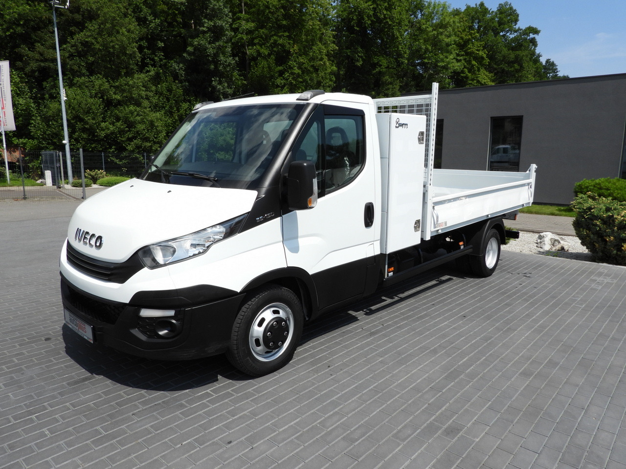 כלי רכב מסחרי מזהיר IVECO DAILY 35C15 TIPPER CRUISE CONTROL TWIN WHEELS AIR CONDITIONING  150HP: תמונה 6