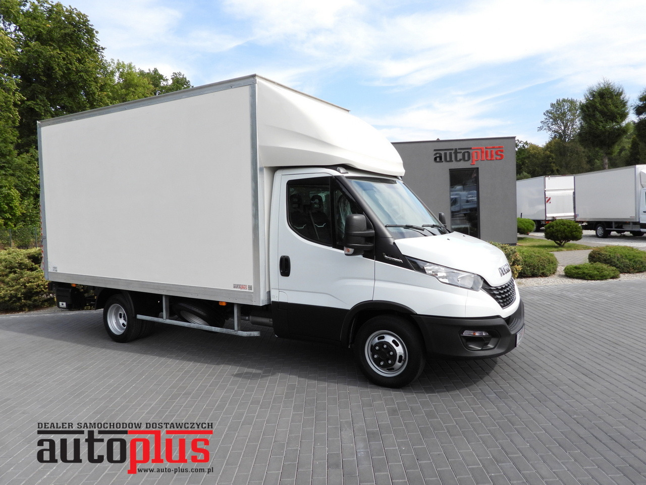 IVECO DAILY 35C16 BOX LIFT 8 PALLETS CRUISE CONTROL AUTOMATIC TRANSMISSION HI-MATIC TWIN WHEELS AIR CONDITIONING 160HP - כלי רכב מסחרי עם תיבה: תמונה 1 IVECO DAILY 35C16 BOX LIFT 8 PALLETS CRUISE CONTROL AUTOMATIC TRANSMISSION HI-MATIC TWIN WHEELS AIR CONDITIONING 160HP - כלי רכב מסחרי עם תיבה: תמונה 1