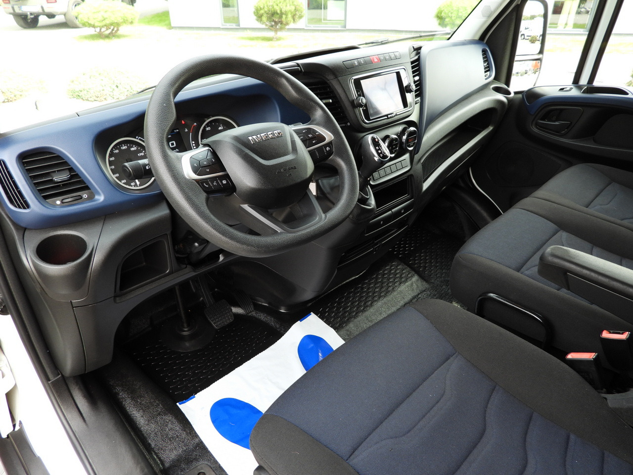 IVECO DAILY 35C16 BOX LIFT 8 PALLETS CRUISE CONTROL AUTOMATIC TRANSMISSION HI-MATIC TWIN WHEELS AIR CONDITIONING 160HP - כלי רכב מסחרי עם תיבה: תמונה 2 IVECO DAILY 35C16 BOX LIFT 8 PALLETS CRUISE CONTROL AUTOMATIC TRANSMISSION HI-MATIC TWIN WHEELS AIR CONDITIONING 160HP - כלי רכב מסחרי עם תיבה: תמונה 2