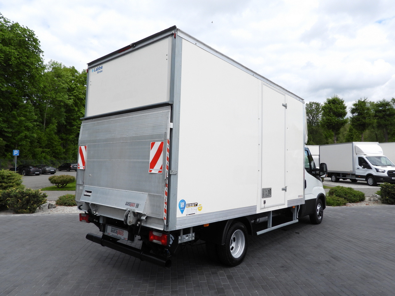 IVECO DAILY 35C16 BOX LIFT 8 PALLETS CRUISE CONTROL TWIN WHEELS AIR CONDITIONING 160HP - כלי רכב מסחרי עם תיבה: תמונה 3 IVECO DAILY 35C16 BOX LIFT 8 PALLETS CRUISE CONTROL TWIN WHEELS AIR CONDITIONING 160HP - כלי רכב מסחרי עם תיבה: תמונה 3