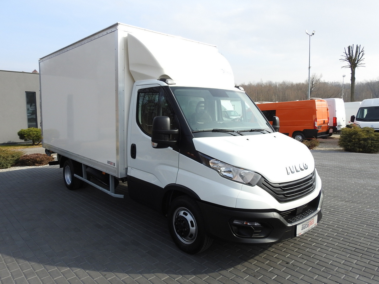 IVECO DAILY 35C16 BOX LIFT 8 PALLETS CRUISE CONTROL TWIN WHEELS AIR CONDITIONING 160HP - כלי רכב מסחרי עם תיבה: תמונה 4 IVECO DAILY 35C16 BOX LIFT 8 PALLETS CRUISE CONTROL TWIN WHEELS AIR CONDITIONING 160HP - כלי רכב מסחרי עם תיבה: תמונה 4