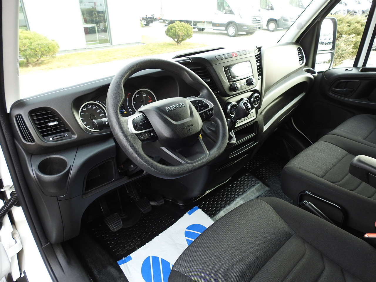 IVECO DAILY 35C16 BOX LIFT 8 PALLETS CRUISE CONTROL TWIN WHEELS AIR CONDITIONING 160HP - כלי רכב מסחרי עם תיבה: תמונה 2 IVECO DAILY 35C16 BOX LIFT 8 PALLETS CRUISE CONTROL TWIN WHEELS AIR CONDITIONING 160HP - כלי רכב מסחרי עם תיבה: תמונה 2