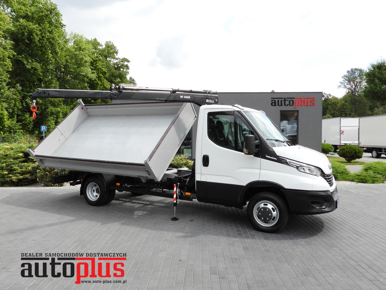 IVECO DAILY 35C18 THREE-WAY TIPPER 3 HDS SEATS CRUISE CONTROL LED LIGHTS AUTOMATIC TRANSMISSION HI-MATIC TWIN WHEELS AIR CONDITIONING 180HP - כלי רכב מסחרי מזהיר: תמונה 1 IVECO DAILY 35C18 THREE-WAY TIPPER 3 HDS SEATS CRUISE CONTROL LED LIGHTS AUTOMATIC TRANSMISSION HI-MATIC TWIN WHEELS AIR CONDITIONING 180HP - כלי רכב מסחרי מזהיר: תמונה 1