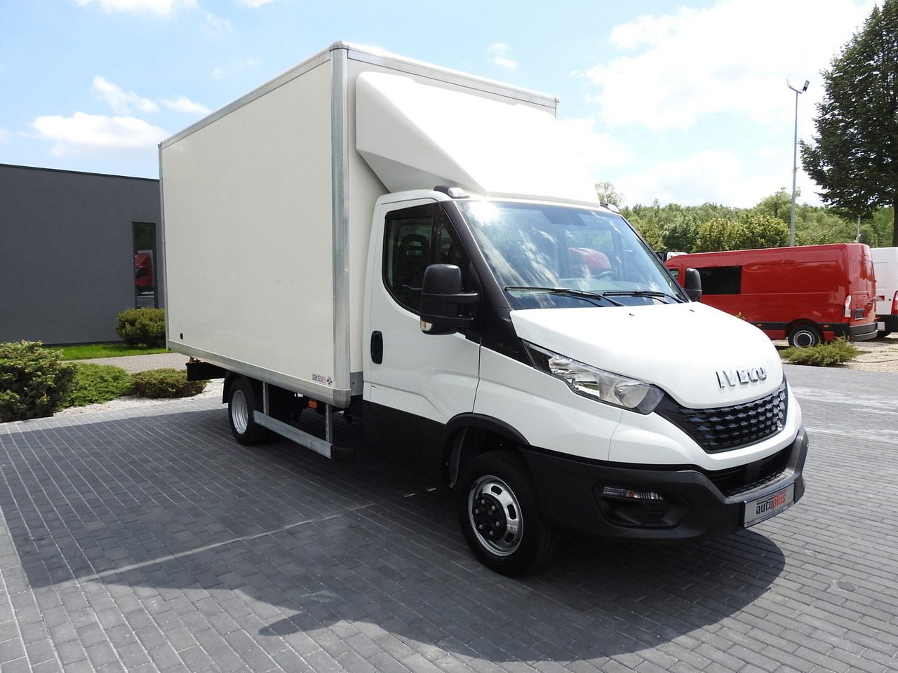 IVECO DAILY 35S14 8 PALLETS CRUISE CONTROL TWIN WHEELS AIR CONDITIONING 140HP - כלי רכב מסחרי עם תיבה: תמונה 4 IVECO DAILY 35S14 8 PALLETS CRUISE CONTROL TWIN WHEELS AIR CONDITIONING 140HP - כלי רכב מסחרי עם תיבה: תמונה 4