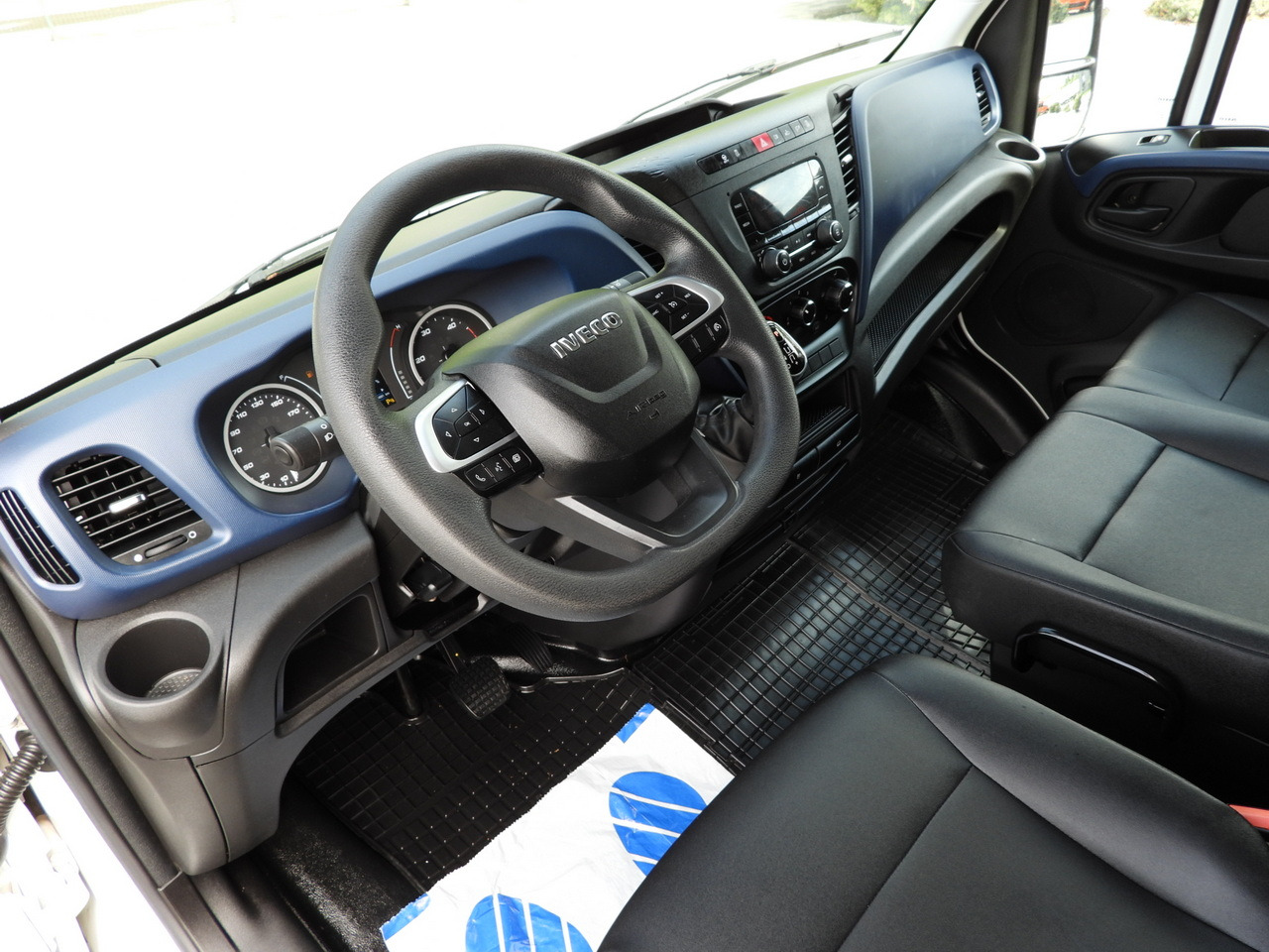 IVECO DAILY 35S14 REFRIGERATOR VAN -10*C POWER SUPPLY 230V CRUISE CONTROL AUTOMATIC TRANSMISSION HI-MATIC AIR CONDITIONING 140HP - כלי רכב מסחרי לקירור: תמונה 2 IVECO DAILY 35S14 REFRIGERATOR VAN -10*C POWER SUPPLY 230V CRUISE CONTROL AUTOMATIC TRANSMISSION HI-MATIC AIR CONDITIONING 140HP - כלי רכב מסחרי לקירור: תמונה 2