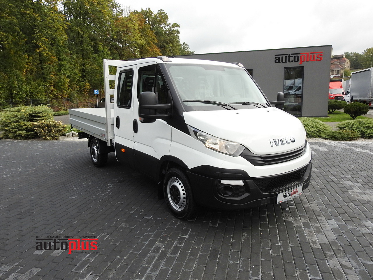 IVECO DAILY 35S15 STAKE BODY DOUBLE CABIN DOKA 7 SEATS AIR CONDITIONING 150HP - כלי רכב מסחרי במיטה שטוחה: תמונה 1 IVECO DAILY 35S15 STAKE BODY DOUBLE CABIN DOKA 7 SEATS AIR CONDITIONING 150HP - כלי רכב מסחרי במיטה שטוחה: תמונה 1
