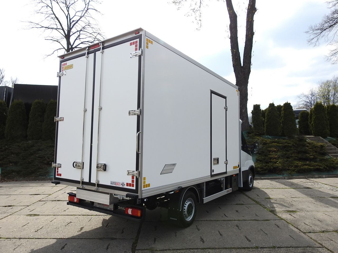 IVECO DAILY 35S16 NEW REGRIGERATOR BOX -10*C 8 PALLETS HEATING FUNCTION POWER SUPPLY 230V CRUISE CONTROL AIR CONDITIONING 160HP - כלי רכב מסחרי לקירור: תמונה 3 IVECO DAILY 35S16 NEW REGRIGERATOR BOX -10*C 8 PALLETS HEATING FUNCTION POWER SUPPLY 230V CRUISE CONTROL AIR CONDITIONING 160HP - כלי רכב מסחרי לקירור: תמונה 3