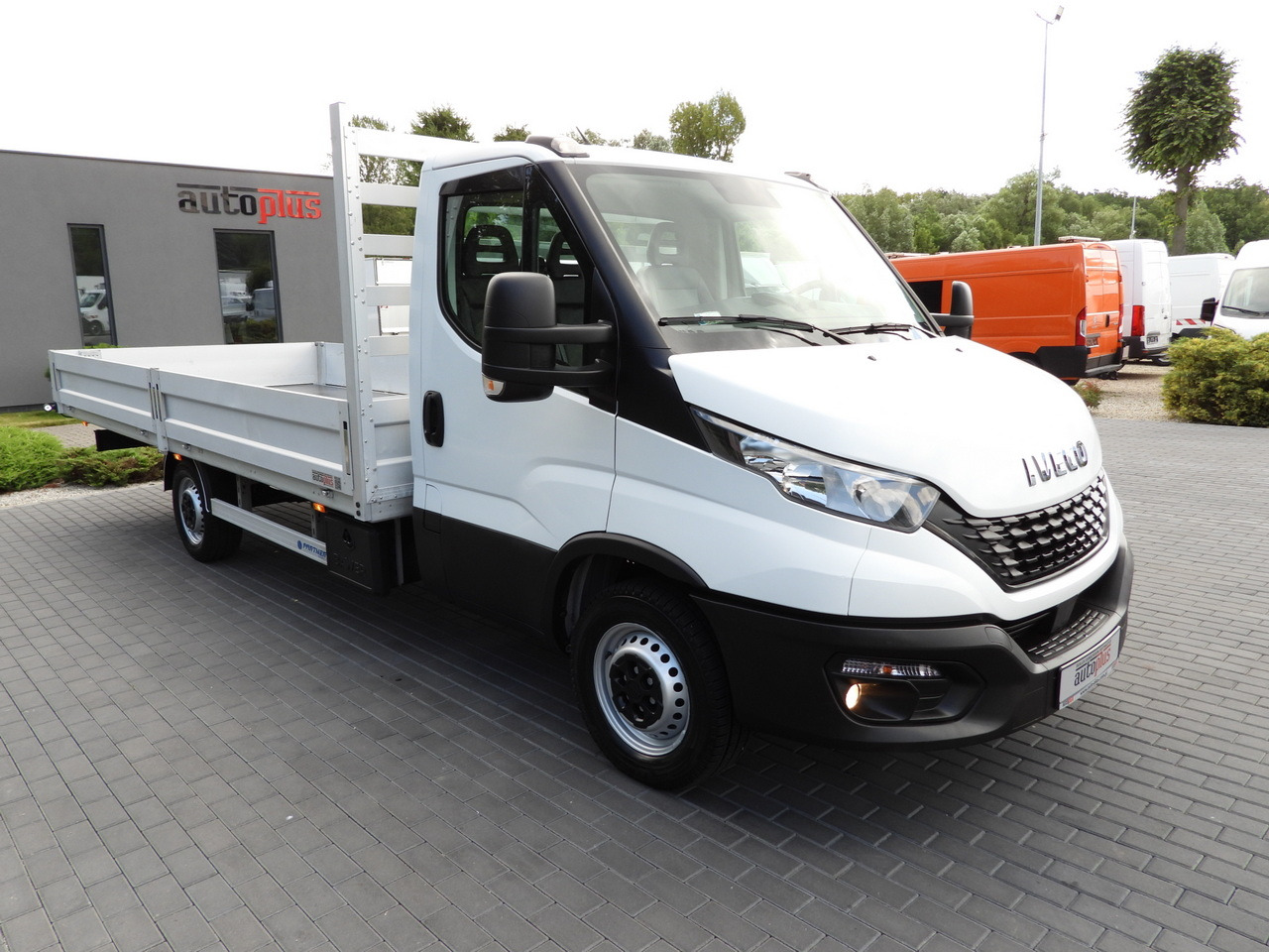 IVECO DAILY 35S16 STAKE BODY 10 PALLETS CRUISE CONTROL AIR CONDITIONING 160HP - כלי רכב מסחרי במיטה שטוחה: תמונה 4 IVECO DAILY 35S16 STAKE BODY 10 PALLETS CRUISE CONTROL AIR CONDITIONING 160HP - כלי רכב מסחרי במיטה שטוחה: תמונה 4