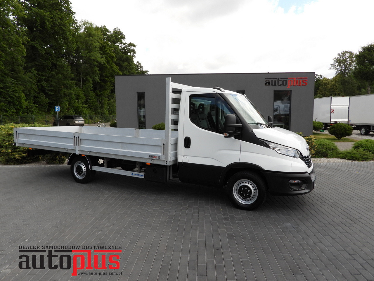 IVECO DAILY 35S16 STAKE BODY 10 PALLETS CRUISE CONTROL AIR CONDITIONING 160HP - כלי רכב מסחרי במיטה שטוחה: תמונה 1 IVECO DAILY 35S16 STAKE BODY 10 PALLETS CRUISE CONTROL AIR CONDITIONING 160HP - כלי רכב מסחרי במיטה שטוחה: תמונה 1