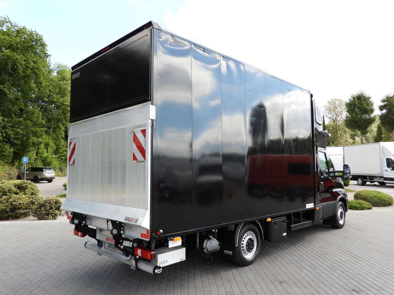 IVECO DAILY 35S18 BOX LIFT 8 PALLETS WEBASTO CRUISE CONTROL NAVIGATION LED LIGHTS PNEUMATICS AIR CONDITIONING 180HP - כלי רכב מסחרי עם תיבה: תמונה 3 IVECO DAILY 35S18 BOX LIFT 8 PALLETS WEBASTO CRUISE CONTROL NAVIGATION LED LIGHTS PNEUMATICS AIR CONDITIONING 180HP - כלי רכב מסחרי עם תיבה: תמונה 3