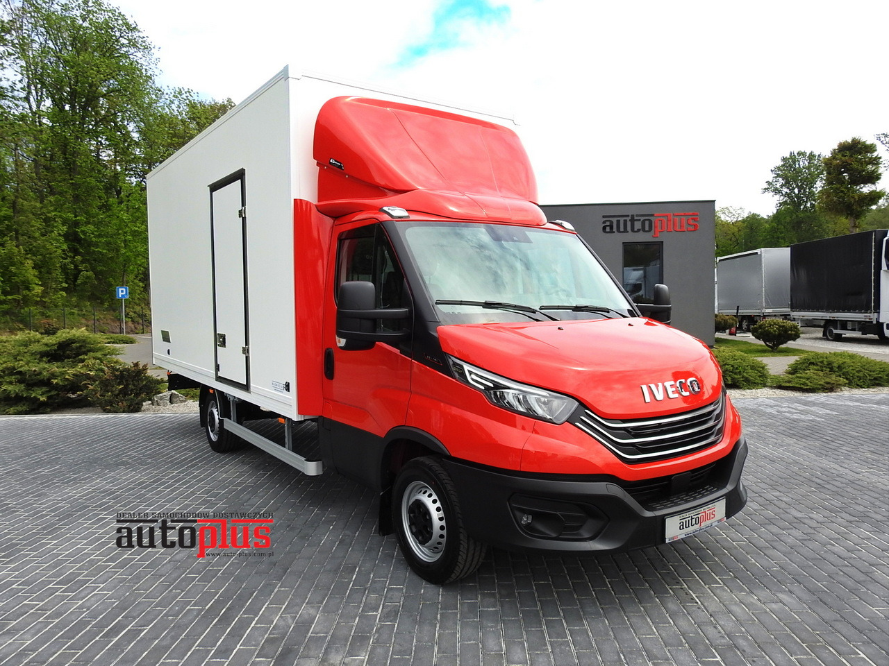 IVECO DAILY 35S18 NEW BOX 10 PALLETS CRUISE CONTROL NAVIGATION AIR CONDITIONING LED LIGHTS GUARANTEE 180HP - כלי רכב מסחרי עם תיבה: תמונה 1 IVECO DAILY 35S18 NEW BOX 10 PALLETS CRUISE CONTROL NAVIGATION AIR CONDITIONING LED LIGHTS GUARANTEE 180HP - כלי רכב מסחרי עם תיבה: תמונה 1