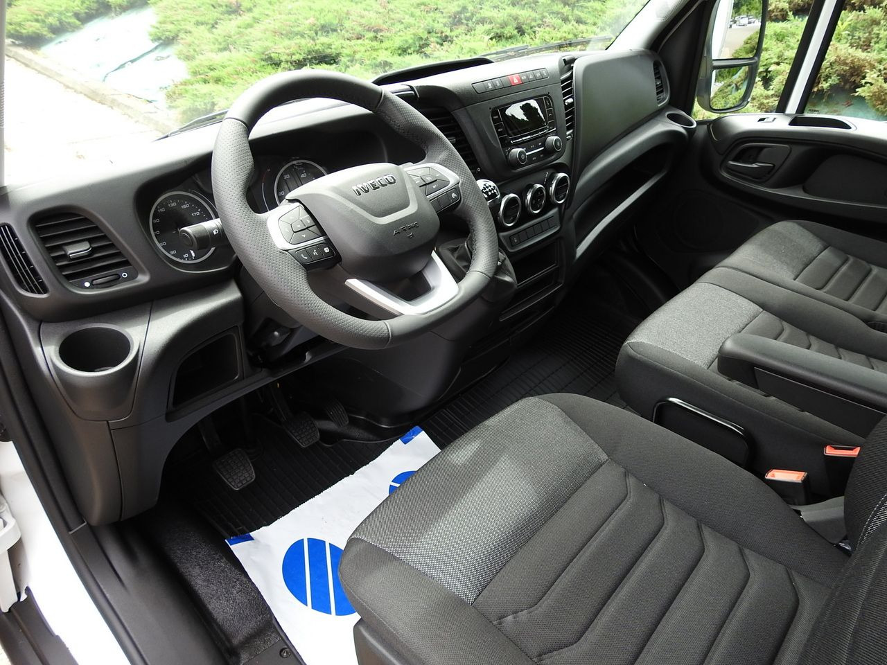 IVECO DAILY 35S18 NEW TARPAULIN WEBASTO CRUISE CONTROL AIR CONDITIONING 180HP - כלי רכב מסחרי עם וילונות צד: תמונה 2 IVECO DAILY 35S18 NEW TARPAULIN WEBASTO CRUISE CONTROL AIR CONDITIONING 180HP - כלי רכב מסחרי עם וילונות צד: תמונה 2