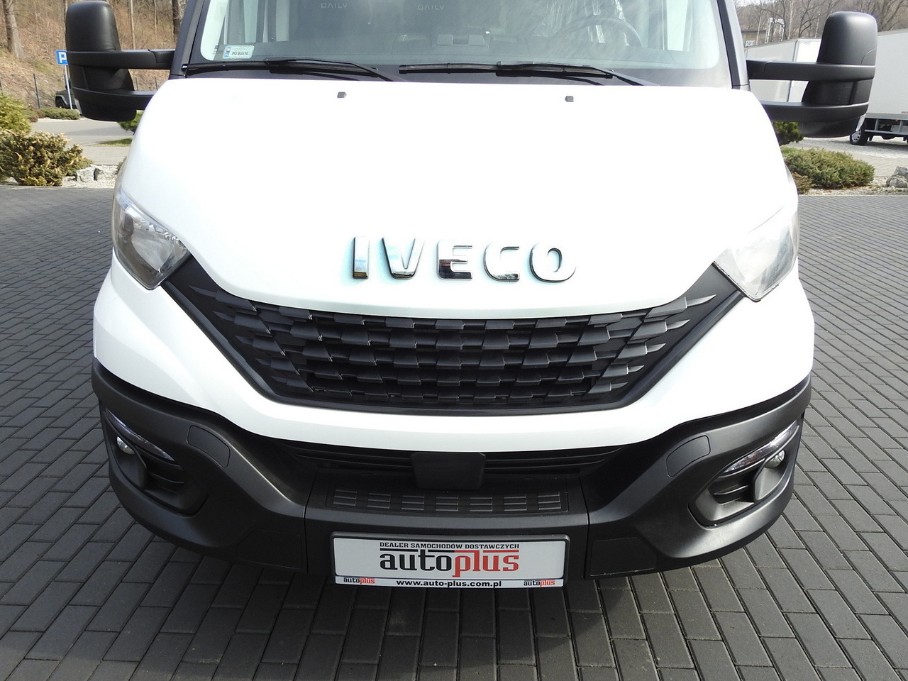 כלי רכב מסחרי עם וילונות צד IVECO DAILY 35S18 TARPAULIN 10 PALLETS WEBASTO CRUISE CONTROL AIR CONDITIONING 180HP: תמונה 14 כלי רכב מסחרי עם וילונות צד IVECO DAILY 35S18 TARPAULIN 10 PALLETS WEBASTO CRUISE CONTROL AIR CONDITIONING 180HP: תמונה 14