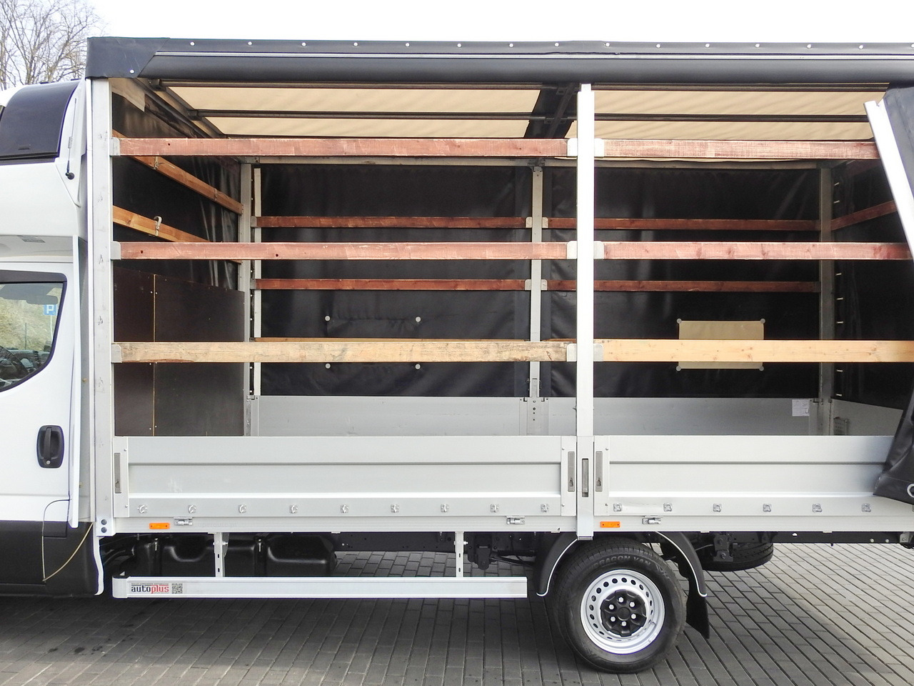 כלי רכב מסחרי עם וילונות צד IVECO DAILY 35S18 TARPAULIN 10 PALLETS WEBASTO CRUISE CONTROL AIR CONDITIONING 180HP: תמונה 25 כלי רכב מסחרי עם וילונות צד IVECO DAILY 35S18 TARPAULIN 10 PALLETS WEBASTO CRUISE CONTROL AIR CONDITIONING 180HP: תמונה 25