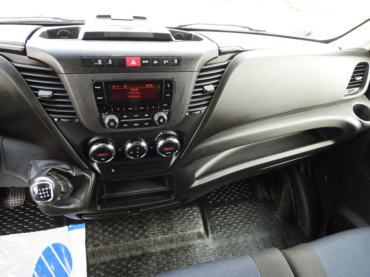 כלי רכב מסחרי עם וילונות צד IVECO DAILY 35S18 TARPAULIN 10 PALLETS WEBASTO CRUISE CONTROL AIR CONDITIONING 180HP: תמונה 36 כלי רכב מסחרי עם וילונות צד IVECO DAILY 35S18 TARPAULIN 10 PALLETS WEBASTO CRUISE CONTROL AIR CONDITIONING 180HP: תמונה 36