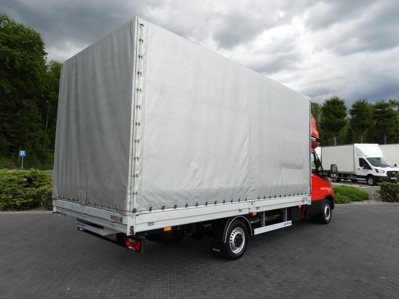 IVECO DAILY 35S18 TARPAULIN 10 PALLETS WEBASTO CRUISE CONTROL LED LIGHTS AIR CONDITIONING 180HP - כלי רכב מסחרי עם וילונות צד: תמונה 3 IVECO DAILY 35S18 TARPAULIN 10 PALLETS WEBASTO CRUISE CONTROL LED LIGHTS AIR CONDITIONING 180HP - כלי רכב מסחרי עם וילונות צד: תמונה 3