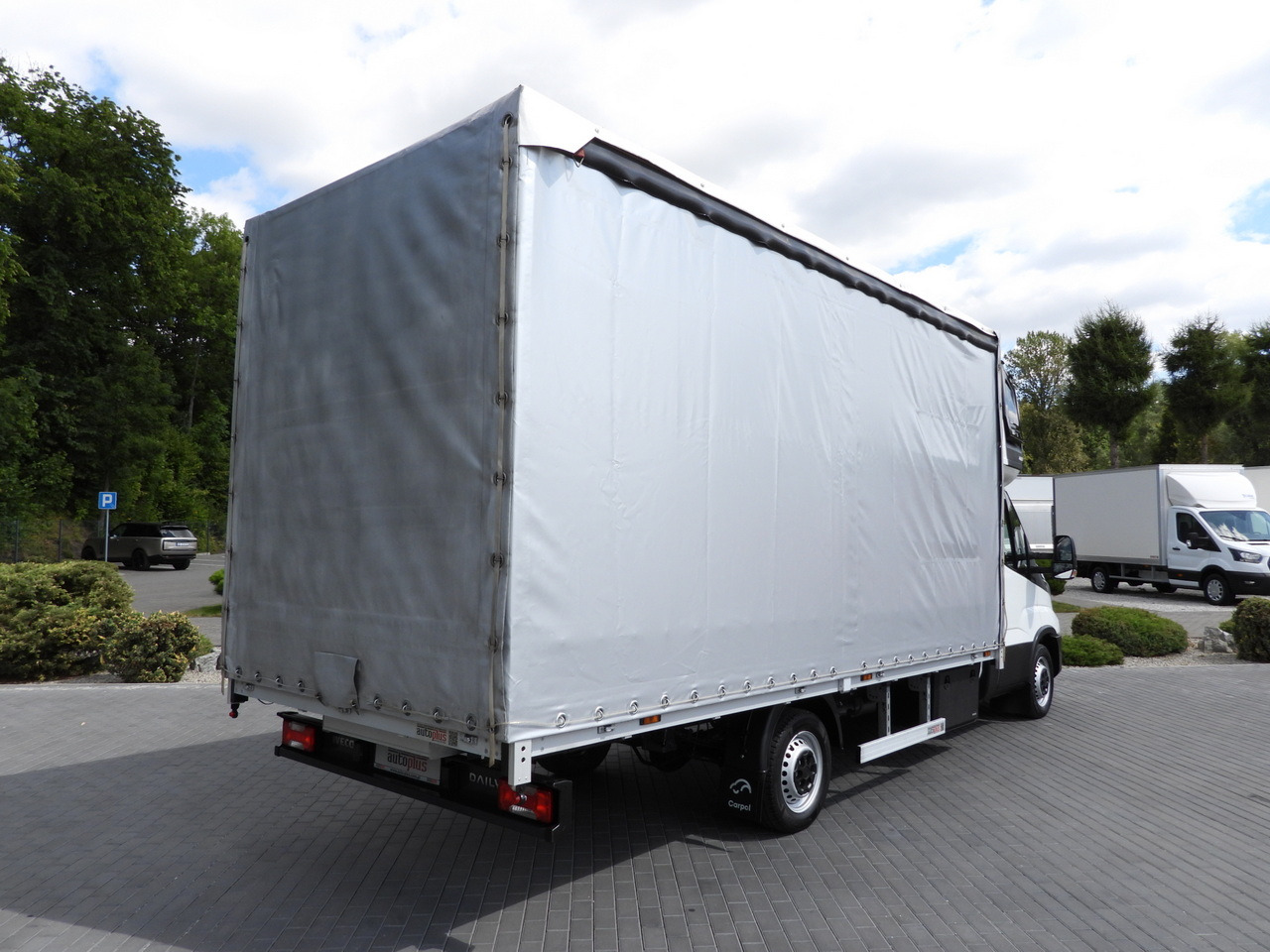 IVECO DAILY 35S18 TARPAULIN 10 PALLETS WEBASTO CRUISE CONTROL NAVIGATION LED LIGHTS AIR CONDITIONING 180HP - כלי רכב מסחרי עם וילונות צד: תמונה 3 IVECO DAILY 35S18 TARPAULIN 10 PALLETS WEBASTO CRUISE CONTROL NAVIGATION LED LIGHTS AIR CONDITIONING 180HP - כלי רכב מסחרי עם וילונות צד: תמונה 3