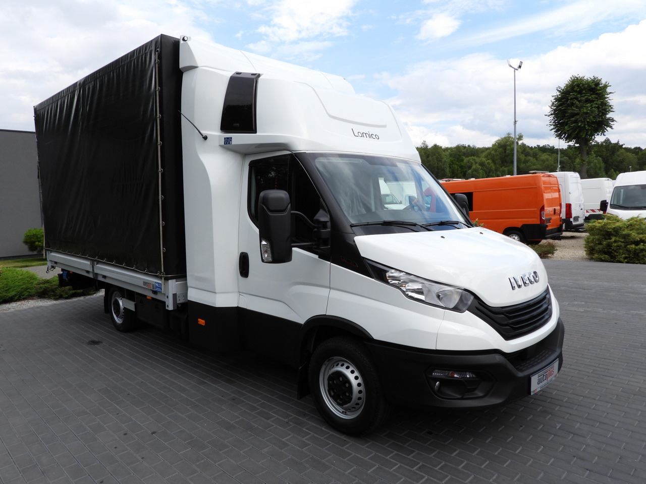 IVECO DAILY 35S18 TARPAULIN LIFT 10 PALLETS WEBASTO CRUISE CONTROL PNEUMATICS AIR CONDITIONING 180HP - כלי רכב מסחרי עם וילונות צד: תמונה 4 IVECO DAILY 35S18 TARPAULIN LIFT 10 PALLETS WEBASTO CRUISE CONTROL PNEUMATICS AIR CONDITIONING 180HP - כלי רכב מסחרי עם וילונות צד: תמונה 4