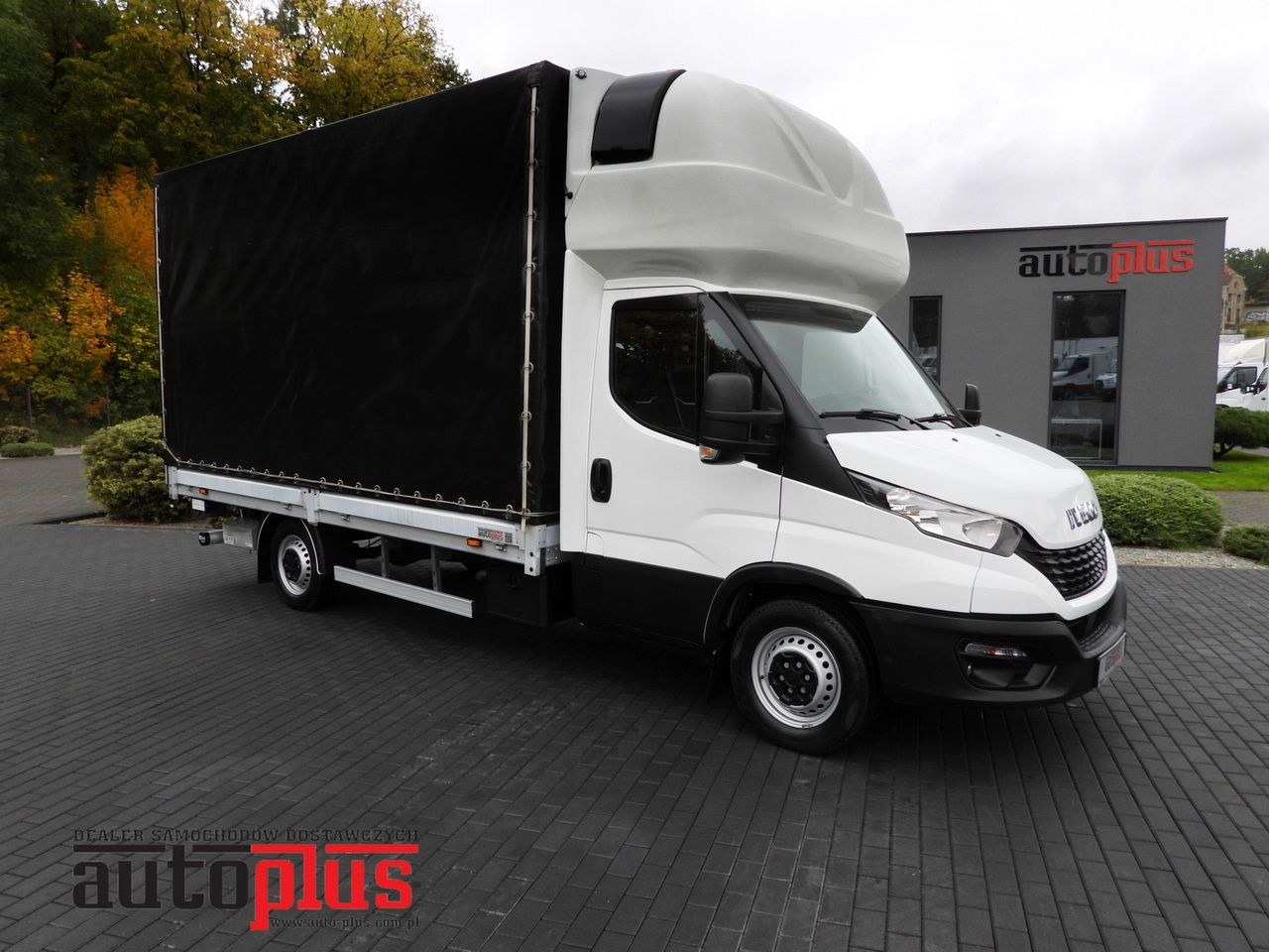 IVECO DAILY 35S18 TARPAULIN LIFT 8 PALLETS WEBASTO CRUISE CONTROL AIR CONDITIONING 180HP - כלי רכב מסחרי עם וילונות צד: תמונה 1 IVECO DAILY 35S18 TARPAULIN LIFT 8 PALLETS WEBASTO CRUISE CONTROL AIR CONDITIONING 180HP - כלי רכב מסחרי עם וילונות צד: תמונה 1