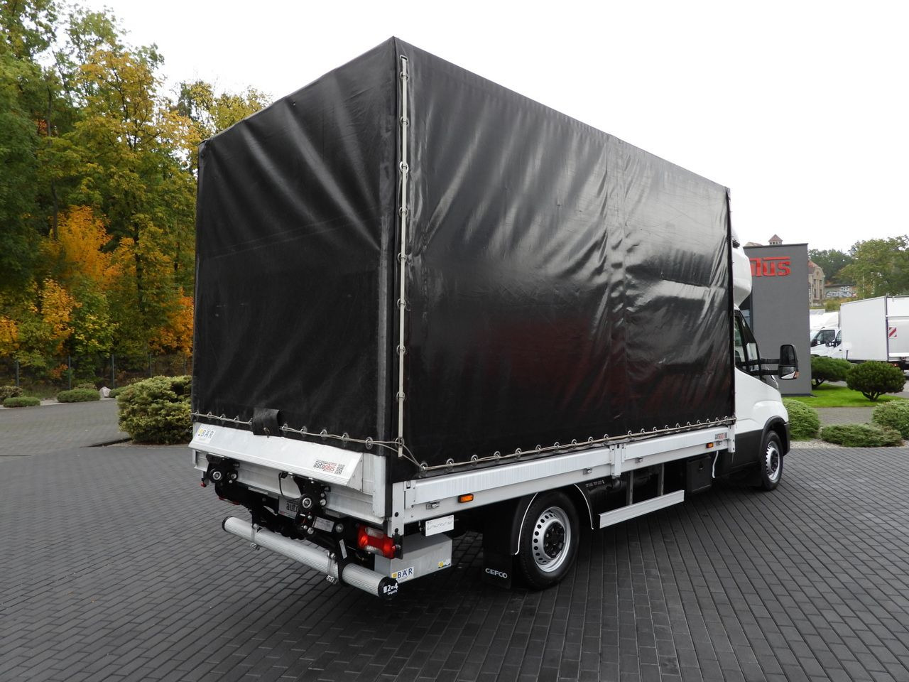 IVECO DAILY 35S18 TARPAULIN LIFT 8 PALLETS WEBASTO CRUISE CONTROL AIR CONDITIONING 180HP - כלי רכב מסחרי עם וילונות צד: תמונה 3 IVECO DAILY 35S18 TARPAULIN LIFT 8 PALLETS WEBASTO CRUISE CONTROL AIR CONDITIONING 180HP - כלי רכב מסחרי עם וילונות צד: תמונה 3