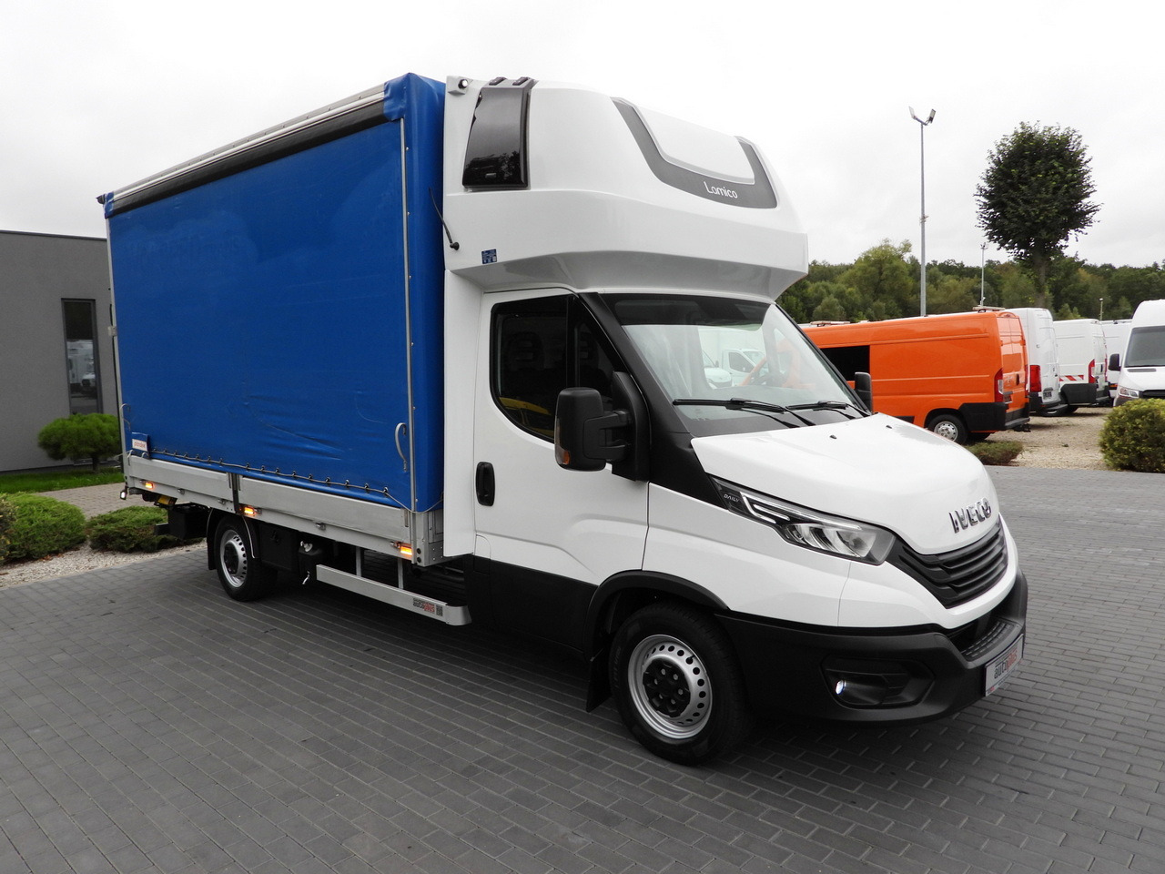 IVECO DAILY 35S18 TARPAULIN LIFT 8 PALLETS WEBASTO CRUISE CONTROL LED LIGHTS AIR CONDITIONING 180HP - כלי רכב מסחרי עם וילונות צד: תמונה 4 IVECO DAILY 35S18 TARPAULIN LIFT 8 PALLETS WEBASTO CRUISE CONTROL LED LIGHTS AIR CONDITIONING 180HP - כלי רכב מסחרי עם וילונות צד: תמונה 4