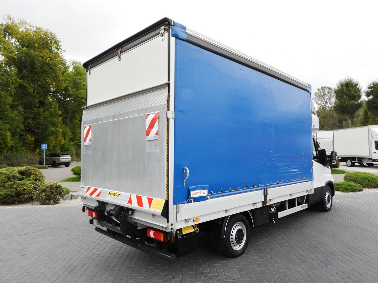 IVECO DAILY 35S18 TARPAULIN LIFT 8 PALLETS WEBASTO CRUISE CONTROL LED LIGHTS AIR CONDITIONING 180HP - כלי רכב מסחרי עם וילונות צד: תמונה 3 IVECO DAILY 35S18 TARPAULIN LIFT 8 PALLETS WEBASTO CRUISE CONTROL LED LIGHTS AIR CONDITIONING 180HP - כלי רכב מסחרי עם וילונות צד: תמונה 3