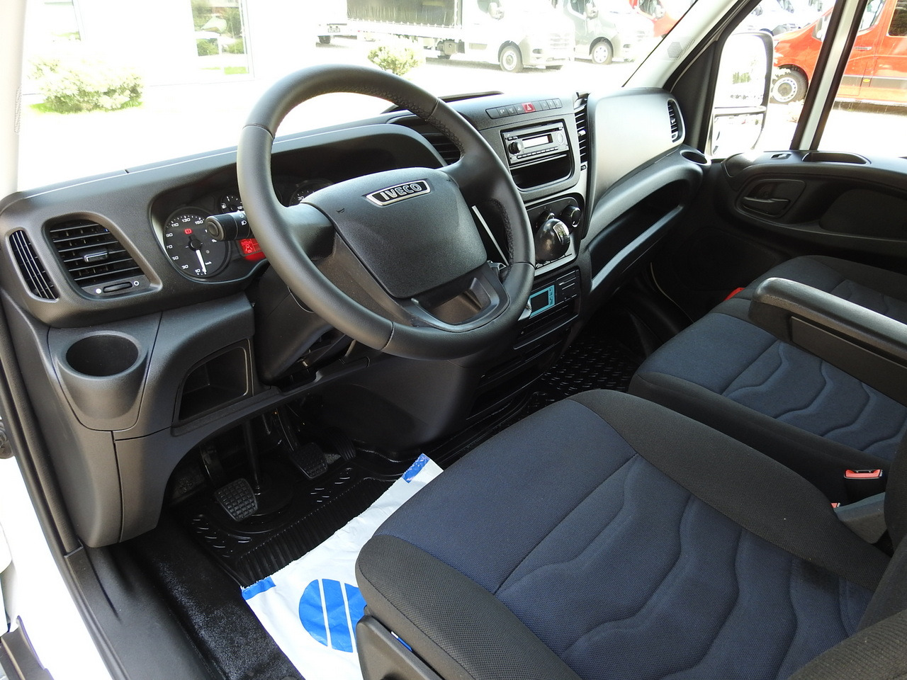 IVECO DAILY 50C15 REGRIGERATOR BOX -5*C POWER SUPPLY 230V AIR CONDITIONING TWIN WHEELS 150HP - כלי רכב מסחרי לקירור: תמונה 2 IVECO DAILY 50C15 REGRIGERATOR BOX -5*C POWER SUPPLY 230V AIR CONDITIONING TWIN WHEELS 150HP - כלי רכב מסחרי לקירור: תמונה 2