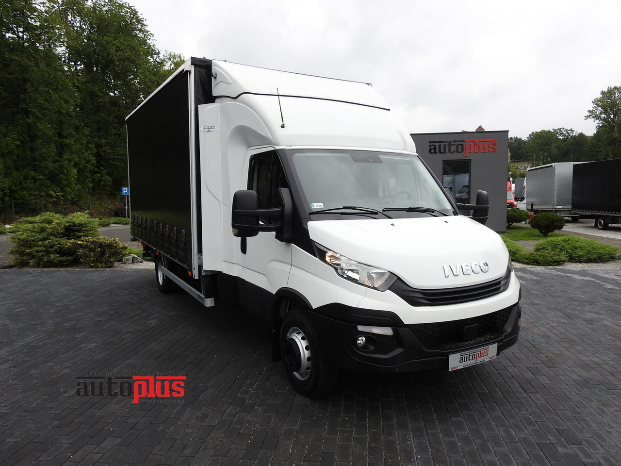 IVECO DAILY 70C18 TARPAULIN LIFT 12 PALLETS WEBASTO CRUISE CONTROL TWIN WHEELS AIR CONDITIONING 180HP - כלי רכב מסחרי עם וילונות צד: תמונה 1 IVECO DAILY 70C18 TARPAULIN LIFT 12 PALLETS WEBASTO CRUISE CONTROL TWIN WHEELS AIR CONDITIONING 180HP - כלי רכב מסחרי עם וילונות צד: תמונה 1