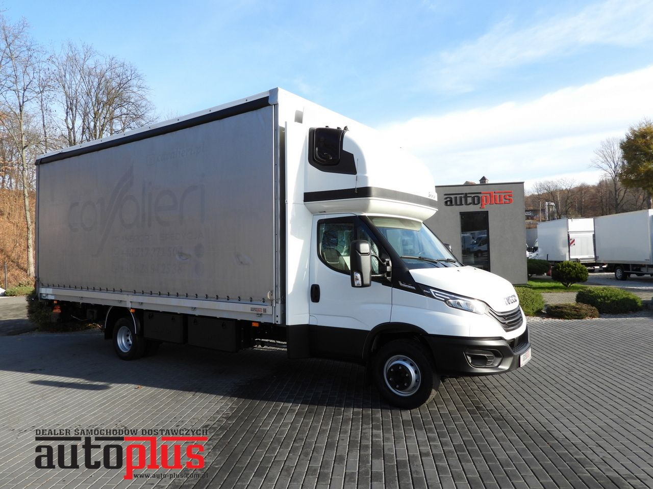 IVECO DAILY 70C18 TARPAULIN LIFT 16 PALLETS WEBASTO CRUISE CONTROL NAVIGATION LED LIGHTS PNEUMATICS AUTOMATIC TRANSMISSION HI-MATIC TWIN WHEELS AIR CONDITIONING 180HP - משאית וילונות צד: תמונה 1 IVECO DAILY 70C18 TARPAULIN LIFT 16 PALLETS WEBASTO CRUISE CONTROL NAVIGATION LED LIGHTS PNEUMATICS AUTOMATIC TRANSMISSION HI-MATIC TWIN WHEELS AIR CONDITIONING 180HP - משאית וילונות צד: תמונה 1