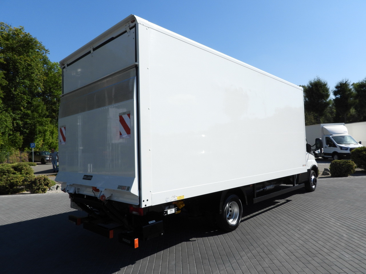 IVECO DAILY 72C18 LIFT 14 PALLETS CRUISE CONTROL PNEUMATICS AUTOMATIC TRANSMISSION HI-MATIC TWIN WHEELS AIR CONDITIONING 180HP - משאית תיבה: תמונה 3 IVECO DAILY 72C18 LIFT 14 PALLETS CRUISE CONTROL PNEUMATICS AUTOMATIC TRANSMISSION HI-MATIC TWIN WHEELS AIR CONDITIONING 180HP - משאית תיבה: תמונה 3