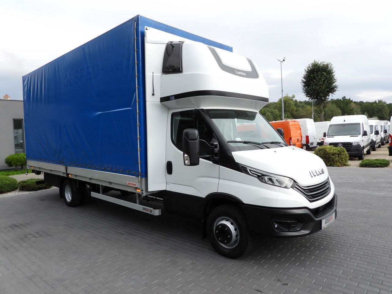 IVECO DAILY 72C18 TARPAULIN LIFT 14 PALLETS WEBASTO CRUISE CONTROL LED LIGHTS TWIN WHEELS AIR CONDITIONING 180HP - כלי רכב מסחרי עם וילונות צד: תמונה 4 IVECO DAILY 72C18 TARPAULIN LIFT 14 PALLETS WEBASTO CRUISE CONTROL LED LIGHTS TWIN WHEELS AIR CONDITIONING 180HP - כלי רכב מסחרי עם וילונות צד: תמונה 4