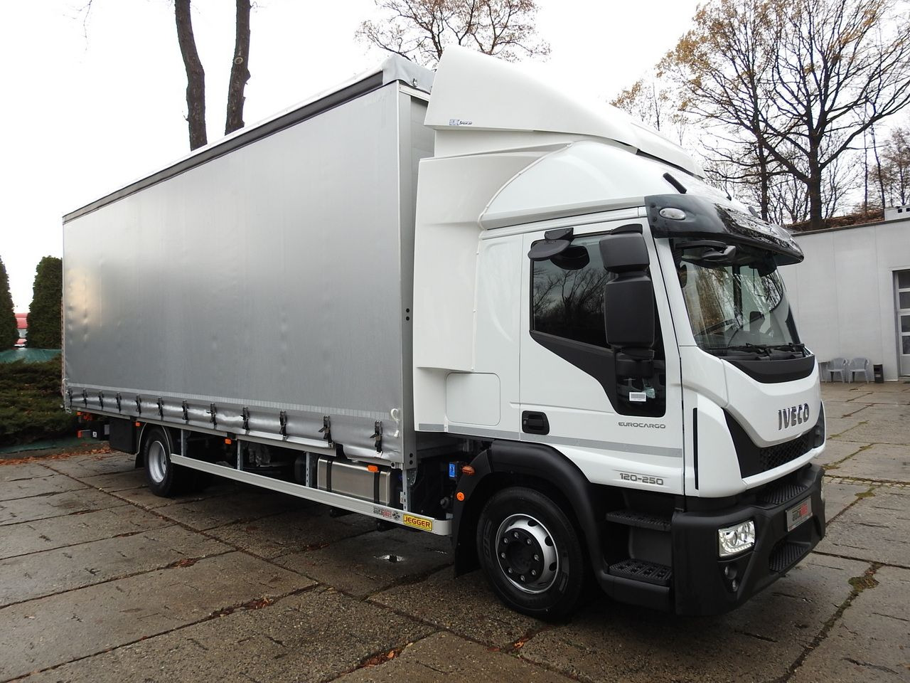 IVECO EUROCARGO 120-250 NEW TARPAULIN LIFT 18 PALLETS WEBASTO CRUISE CONTROL AIR CONDITIONING LED LIGHTS PNEUMATICS AUTOMATIC TRANSMISSION HI-MATIC 250HP - כלי רכב מסחרי עם וילונות צד: תמונה 4 IVECO EUROCARGO 120-250 NEW TARPAULIN LIFT 18 PALLETS WEBASTO CRUISE CONTROL AIR CONDITIONING LED LIGHTS PNEUMATICS AUTOMATIC TRANSMISSION HI-MATIC 250HP - כלי רכב מסחרי עם וילונות צד: תמונה 4