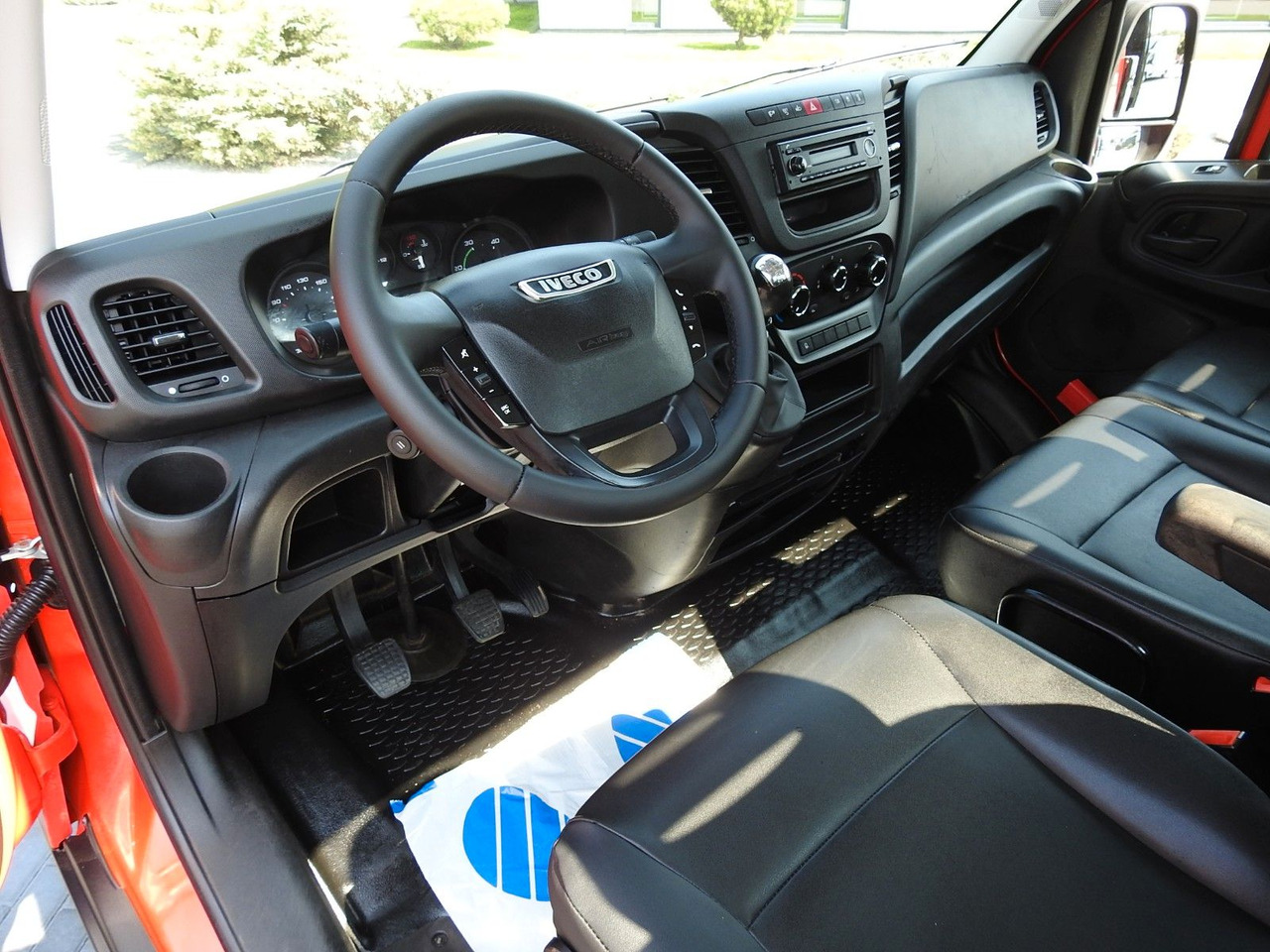 Iveco DAILY 35C13 KIPPER TEMPOMAT A/C ZWILLINGSRÄDER - כלי רכב מסחרי מזהיר: תמונה 2 Iveco DAILY 35C13 KIPPER TEMPOMAT A/C ZWILLINGSRÄDER - כלי רכב מסחרי מזהיר: תמונה 2