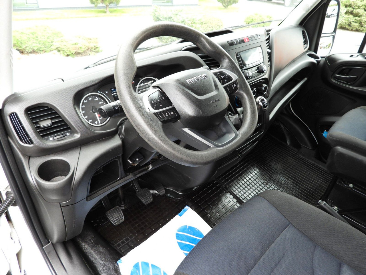 Iveco DAILY 35C14 KIPPER DOPPELKABINE DOKA 6 SITZE A/C - כלי רכב מסחרי מזהיר, כלי רכב מסחרי קומבי: תמונה 2 Iveco DAILY 35C14 KIPPER DOPPELKABINE DOKA 6 SITZE A/C - כלי רכב מסחרי מזהיר, כלי רכב מסחרי קומבי: תמונה 2