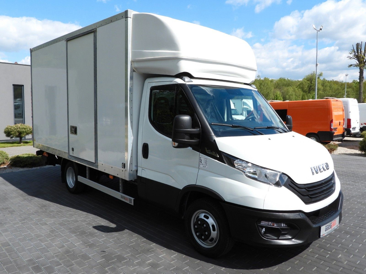 Iveco DAILY 35C16 KOFFER AUFZUG 8 PALETTEN TEMPOMAT - כלי רכב מסחרי עם תיבה: תמונה 4 Iveco DAILY 35C16 KOFFER AUFZUG 8 PALETTEN TEMPOMAT - כלי רכב מסחרי עם תיבה: תמונה 4