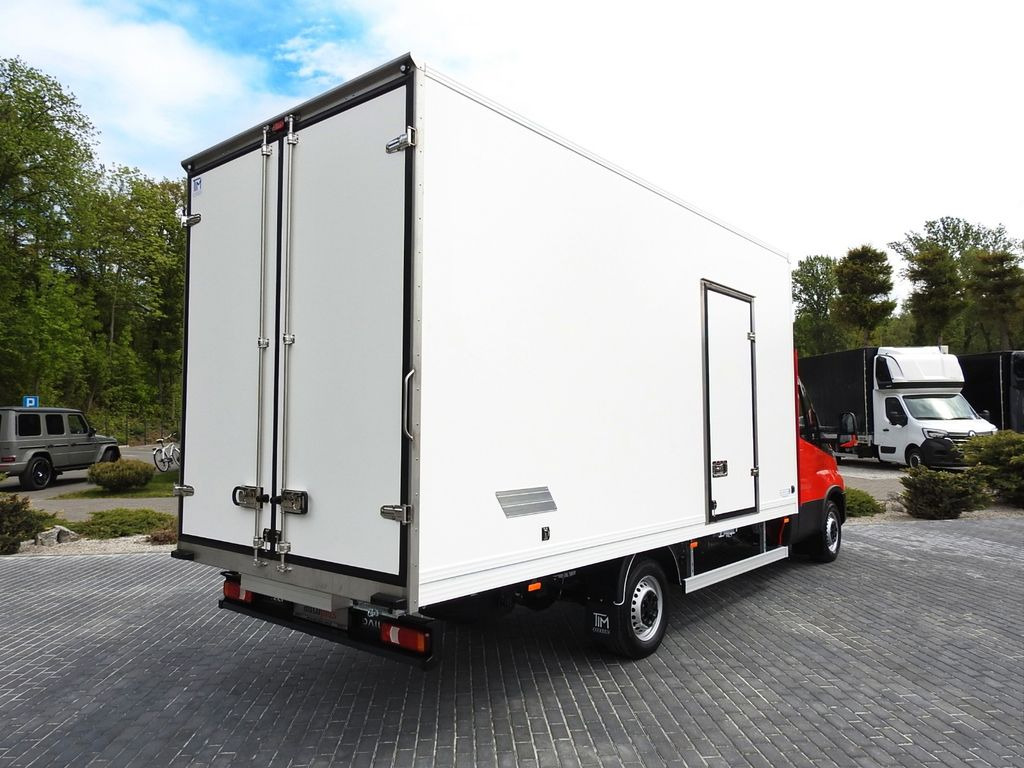 Iveco DAILY 35S18 NEUE KOFFER 10 PALETTEN TEMPOMAT - כלי רכב מסחרי עם תיבה: תמונה 3 Iveco DAILY 35S18 NEUE KOFFER 10 PALETTEN TEMPOMAT - כלי רכב מסחרי עם תיבה: תמונה 3