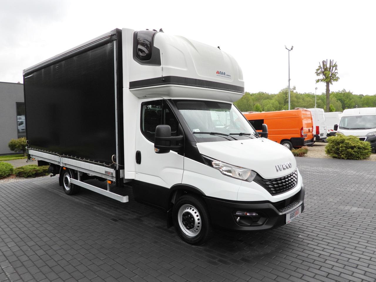 Iveco DAILY 35S18 PRITSCHE PLANE 10 PALETTEN WEBASTO - כלי רכב מסחרי עם וילונות צד: תמונה 4 Iveco DAILY 35S18 PRITSCHE PLANE 10 PALETTEN WEBASTO - כלי רכב מסחרי עם וילונות צד: תמונה 4