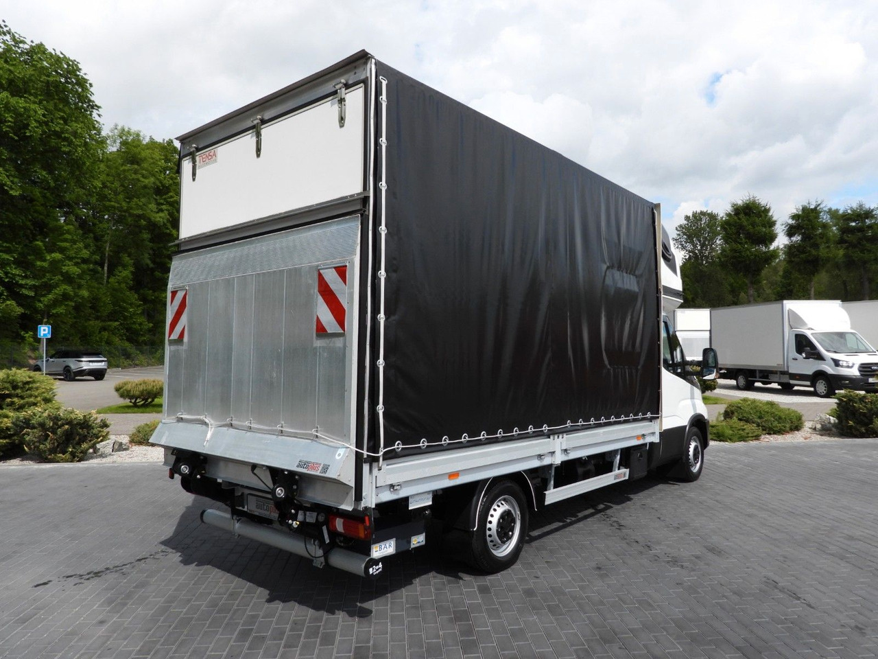 Iveco DAILY 35S18 PRITSCHE PLANE AUFZUG 8 PALETTEN - כלי רכב מסחרי עם וילונות צד: תמונה 3 Iveco DAILY 35S18 PRITSCHE PLANE AUFZUG 8 PALETTEN - כלי רכב מסחרי עם וילונות צד: תמונה 3