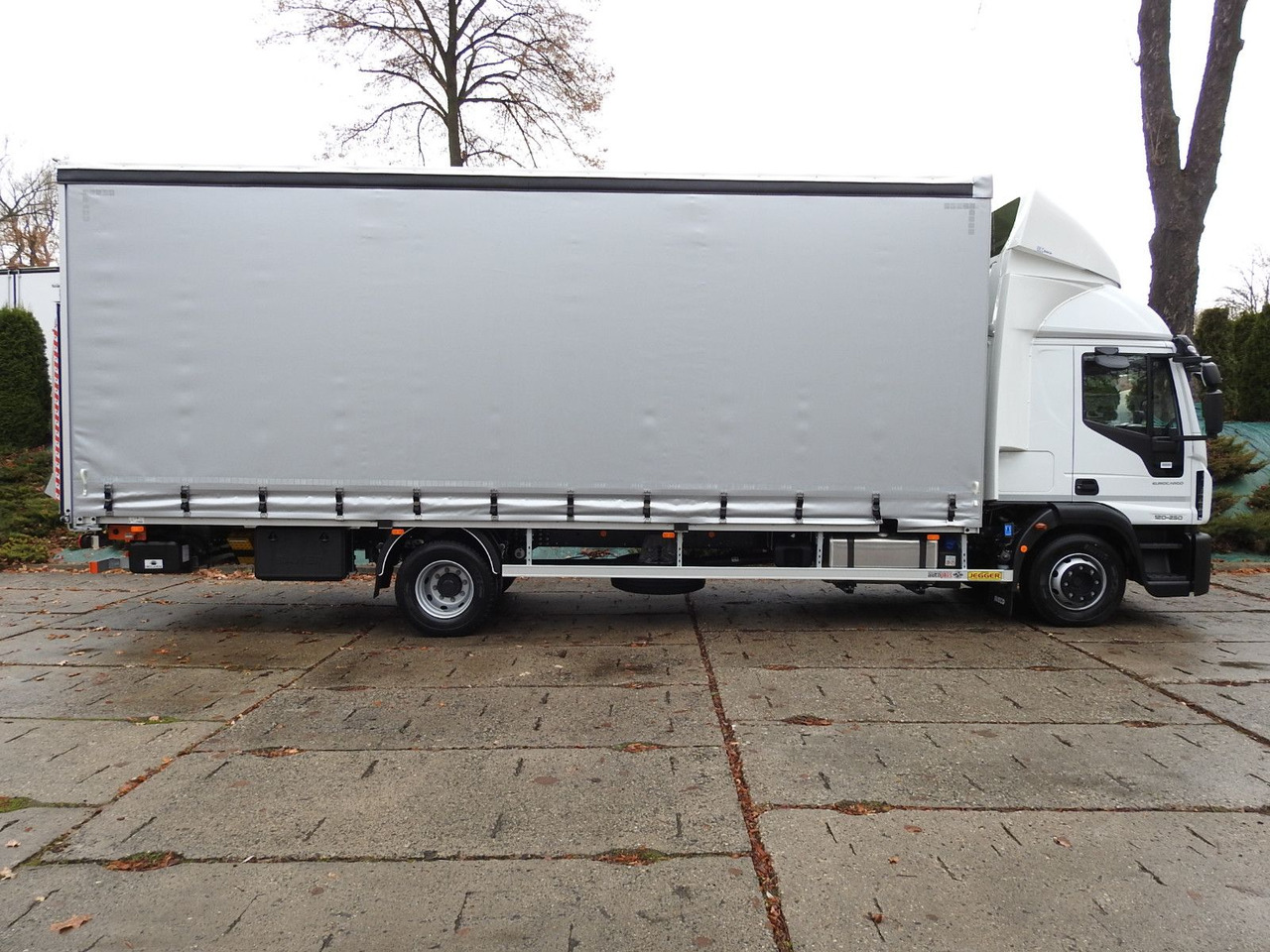 משאית וילונות צד Iveco EUROCARGO 120-250 PRITSCHE PLANE 18 PALETTEN A/C: תמונה 7