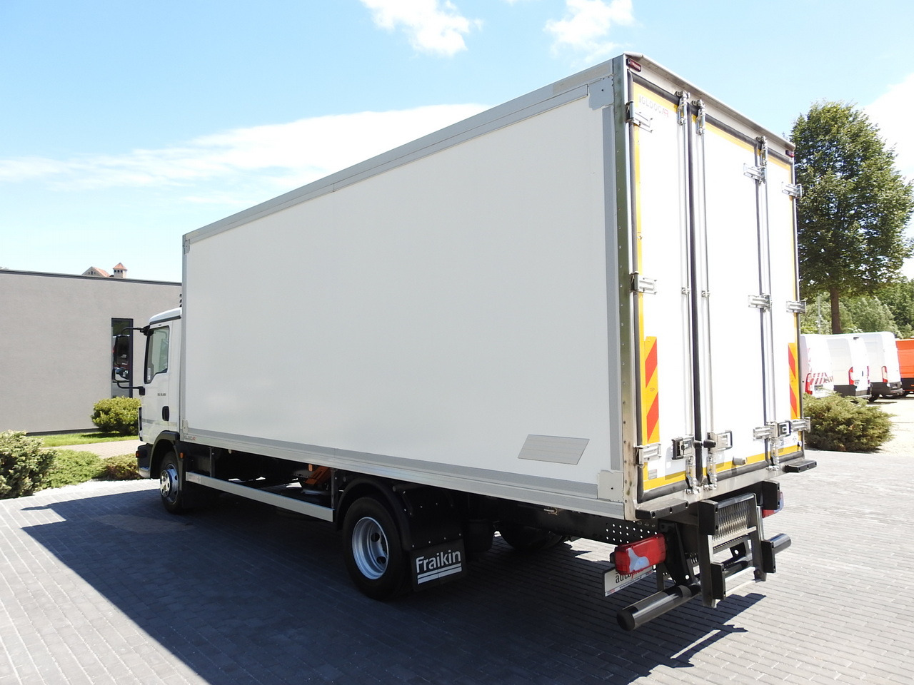 משאית קירור MAN TGL 10.180 REGRIGERATOR BOX -20*C 11 PALLETS POWER SUPPLY 230V AIR CONDITIONING PNEUMATICS TWIN WHEELS 180HP: תמונה 9 משאית קירור MAN TGL 10.180 REGRIGERATOR BOX -20*C 11 PALLETS POWER SUPPLY 230V AIR CONDITIONING PNEUMATICS TWIN WHEELS 180HP: תמונה 9