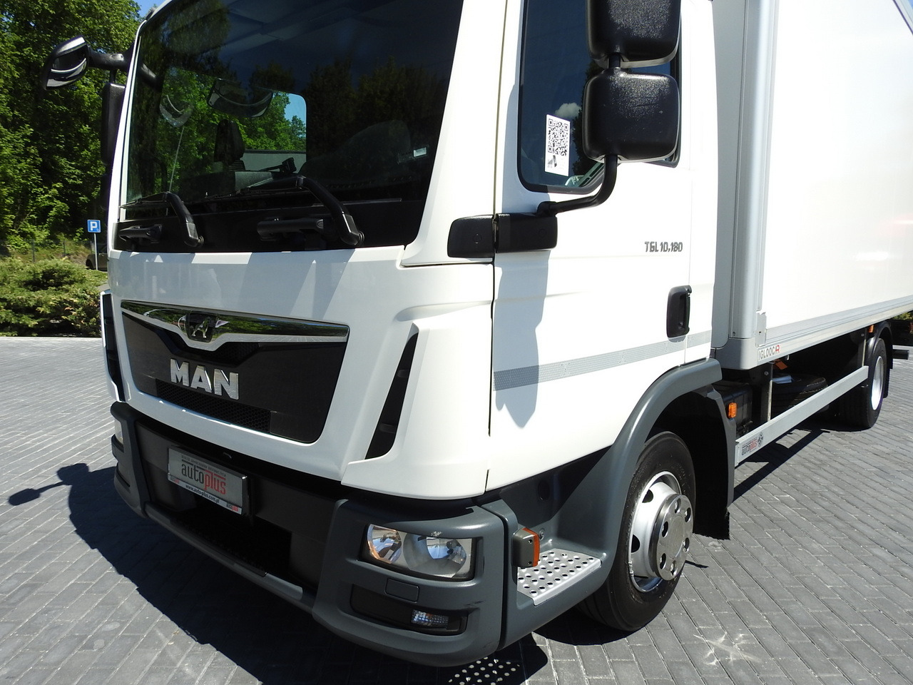 משאית קירור MAN TGL 10.180 REGRIGERATOR BOX -20*C 11 PALLETS POWER SUPPLY 230V AIR CONDITIONING PNEUMATICS TWIN WHEELS 180HP: תמונה 20 משאית קירור MAN TGL 10.180 REGRIGERATOR BOX -20*C 11 PALLETS POWER SUPPLY 230V AIR CONDITIONING PNEUMATICS TWIN WHEELS 180HP: תמונה 20