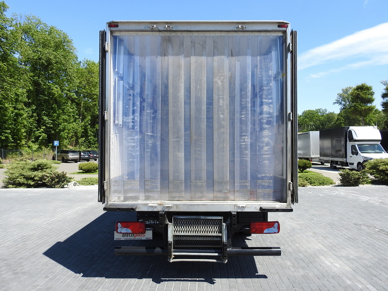 משאית קירור MAN TGL 10.180 REGRIGERATOR BOX -20*C 11 PALLETS POWER SUPPLY 230V AIR CONDITIONING PNEUMATICS TWIN WHEELS 180HP: תמונה 12 משאית קירור MAN TGL 10.180 REGRIGERATOR BOX -20*C 11 PALLETS POWER SUPPLY 230V AIR CONDITIONING PNEUMATICS TWIN WHEELS 180HP: תמונה 12