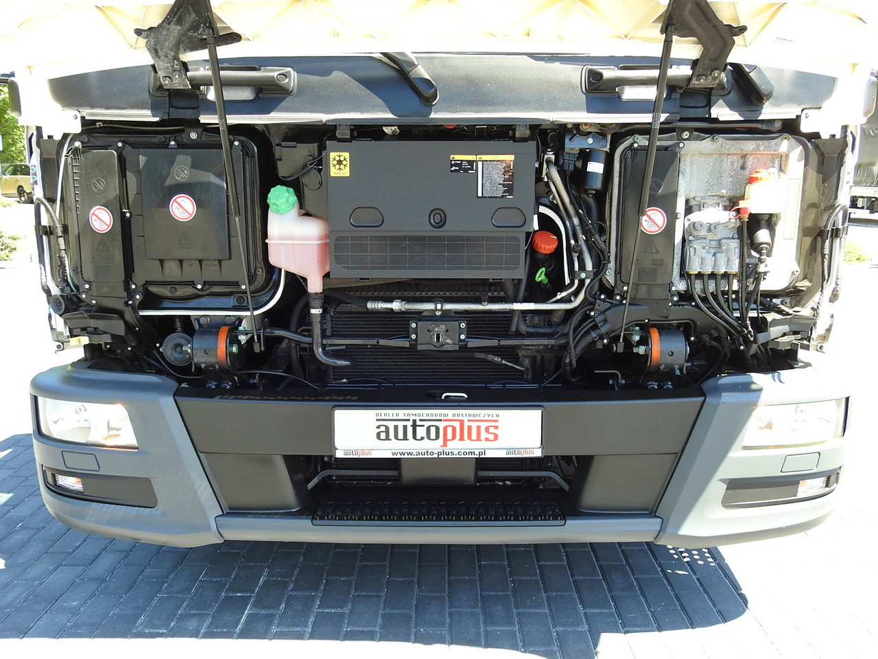 משאית קירור MAN TGL 10.180 REGRIGERATOR BOX -20*C 11 PALLETS POWER SUPPLY 230V AIR CONDITIONING PNEUMATICS TWIN WHEELS 180HP: תמונה 30 משאית קירור MAN TGL 10.180 REGRIGERATOR BOX -20*C 11 PALLETS POWER SUPPLY 230V AIR CONDITIONING PNEUMATICS TWIN WHEELS 180HP: תמונה 30