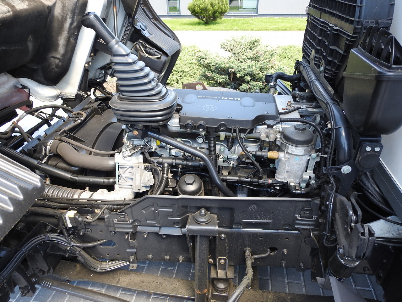 משאית קירור MAN TGL 10.180 REGRIGERATOR BOX -20*C 11 PALLETS POWER SUPPLY 230V AIR CONDITIONING PNEUMATICS TWIN WHEELS 180HP: תמונה 32 משאית קירור MAN TGL 10.180 REGRIGERATOR BOX -20*C 11 PALLETS POWER SUPPLY 230V AIR CONDITIONING PNEUMATICS TWIN WHEELS 180HP: תמונה 32