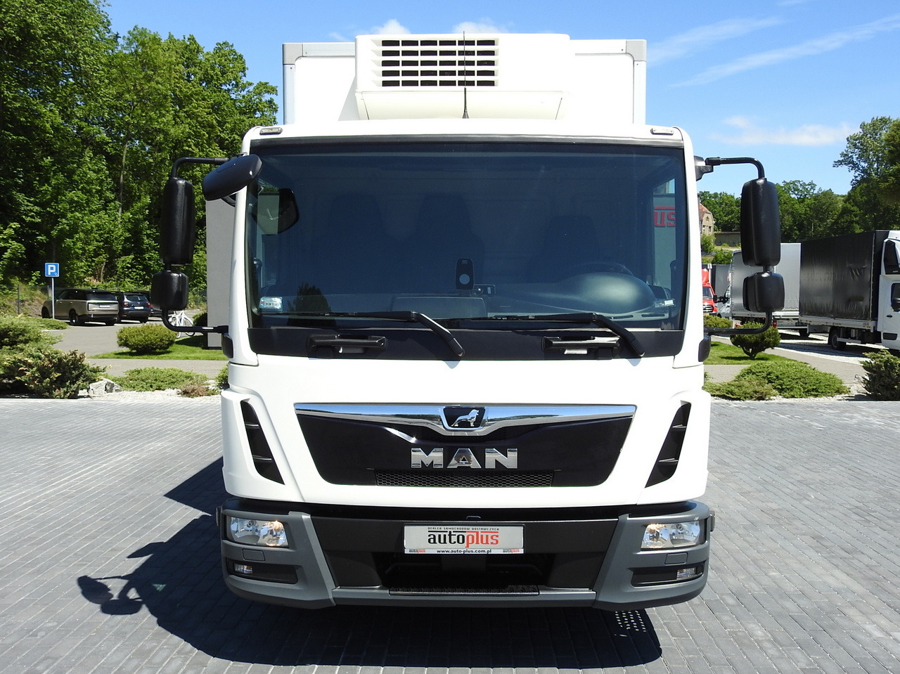 משאית קירור MAN TGL 10.180 REGRIGERATOR BOX -20*C 11 PALLETS POWER SUPPLY 230V AIR CONDITIONING PNEUMATICS TWIN WHEELS 180HP: תמונה 5 משאית קירור MAN TGL 10.180 REGRIGERATOR BOX -20*C 11 PALLETS POWER SUPPLY 230V AIR CONDITIONING PNEUMATICS TWIN WHEELS 180HP: תמונה 5